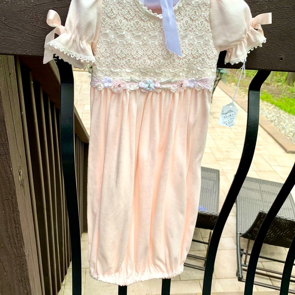 Baby Beau & Belle newborn gown and booties - Picture 5 of 5